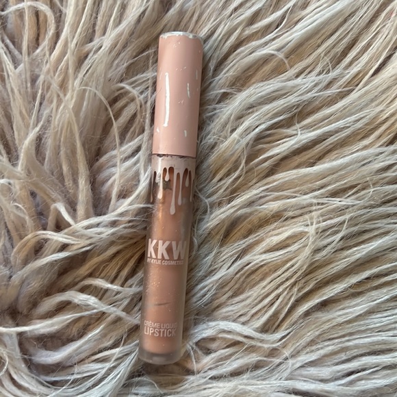 Kylie Cosmetics Lipstick - Picture 9 of 14